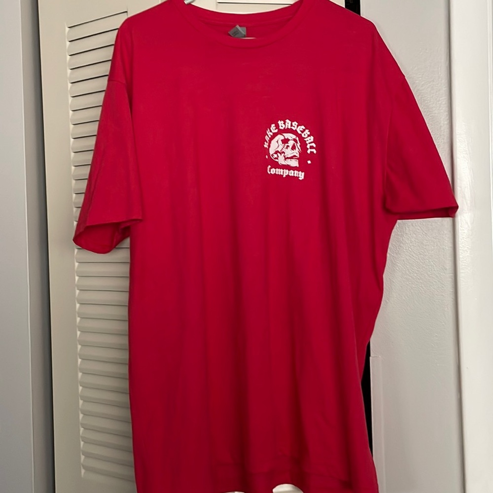 Men’s baseball t-shirt brand new size XXL.
